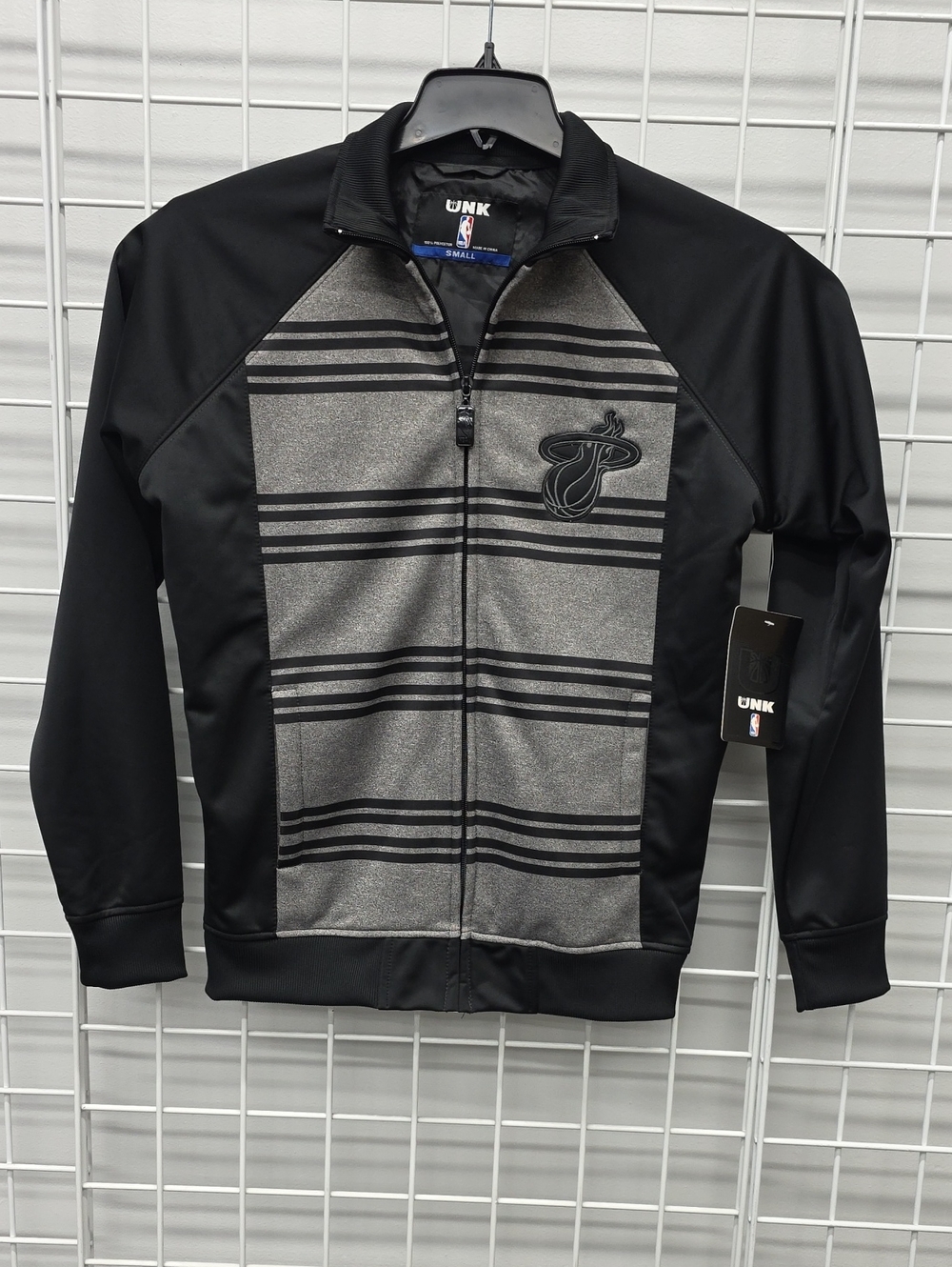 UNK NBA Miami Heat Men’s Black and Gray Full-Zip Striped Track Jacket Size Small